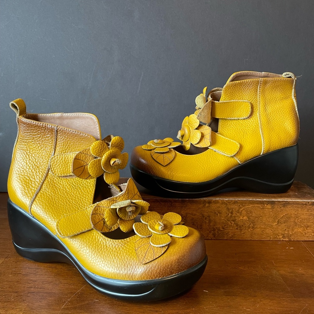 Not for Sale Cun Zha Handmade Leather Women’s Wedge Floral Ankle Booties